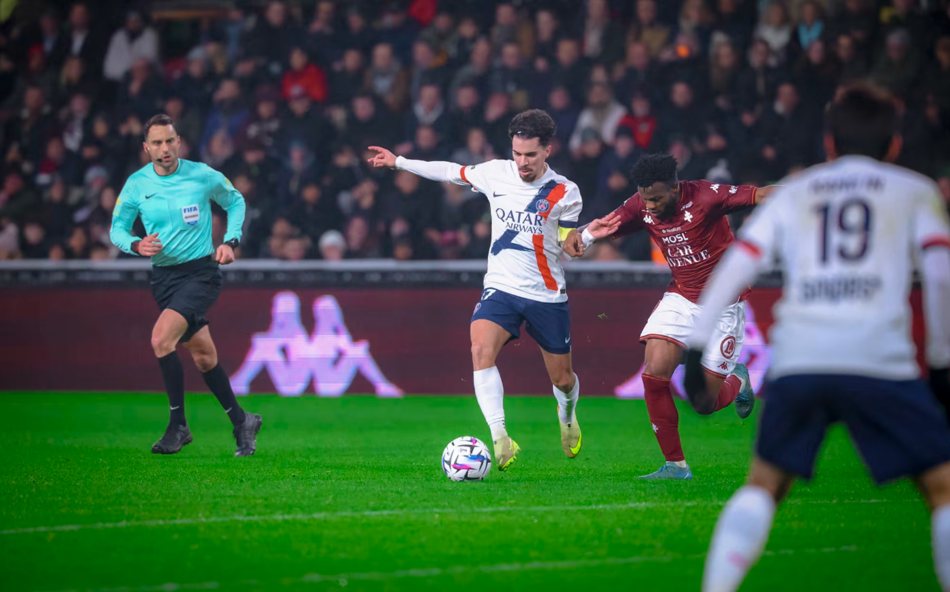 Metz vs PSG (01:00 – 14/12) | Xem lại trận đấu